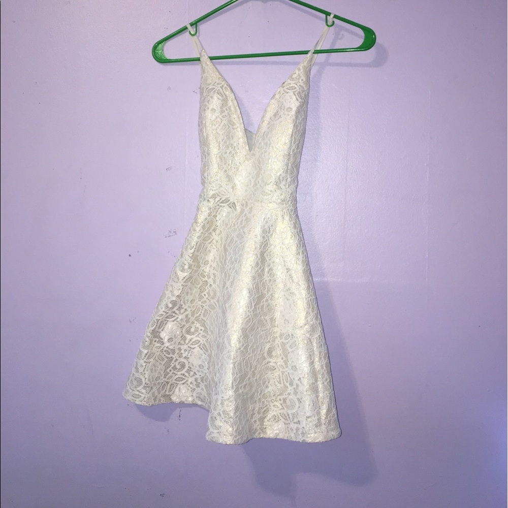 NWT Windsor white and gold dress